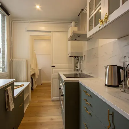 Cosy Art Gallery Apartment