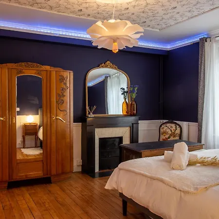 Apartment Cosy Art Gallery